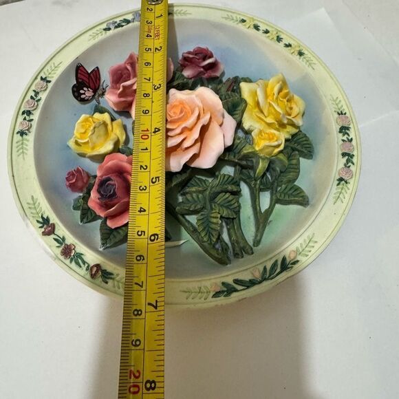 Bradford Exchange Beautiful Gardens by Lena Liu THE ROSE GARDEN 3D Plate - Picture 6 of 6